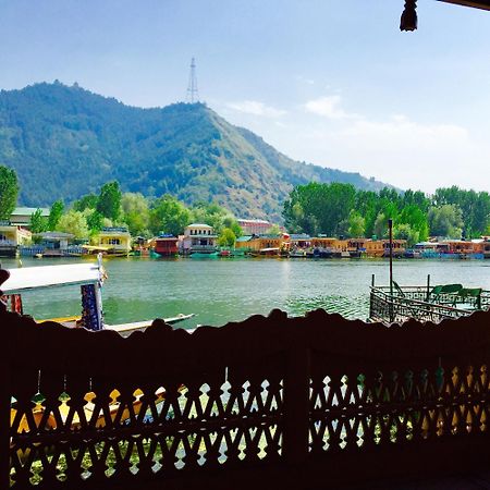 New Sea Palace Houseboats Srinagar  Exterior photo