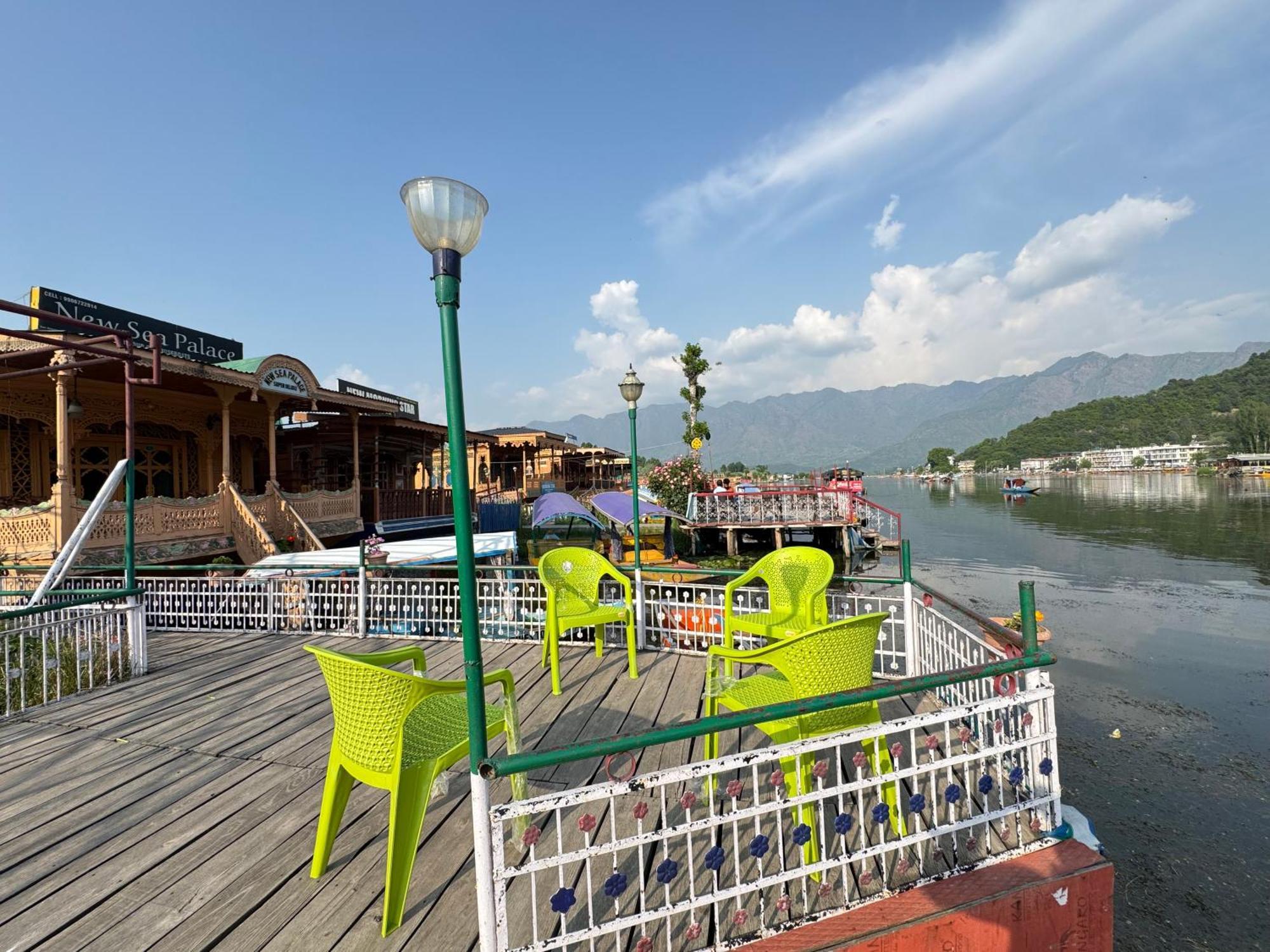 New Sea Palace Houseboats Srinagar  Exterior photo